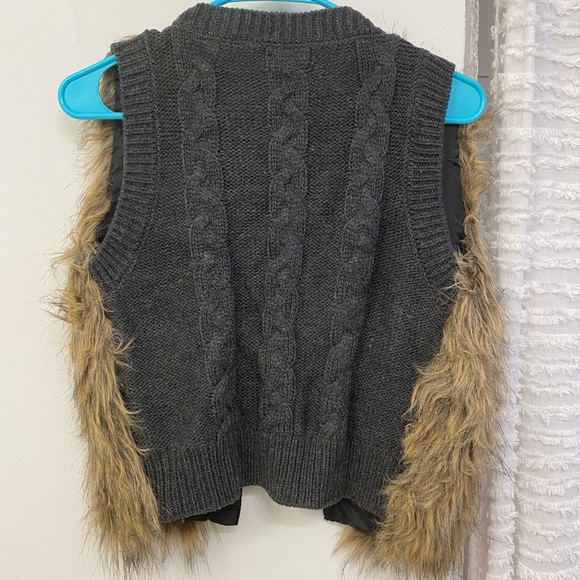 Miss Me faux fur vest - Picture 4 of 5